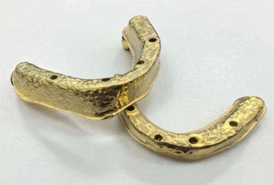 Puente completo de zirconia con soporte de barra de titanio